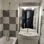 公寓 比尔内顶点酒店 *